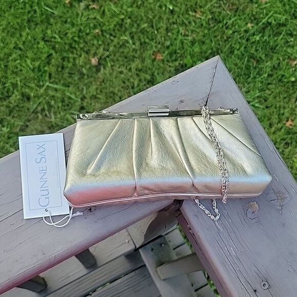 Gunne Sax Handbags - Silver clutch 